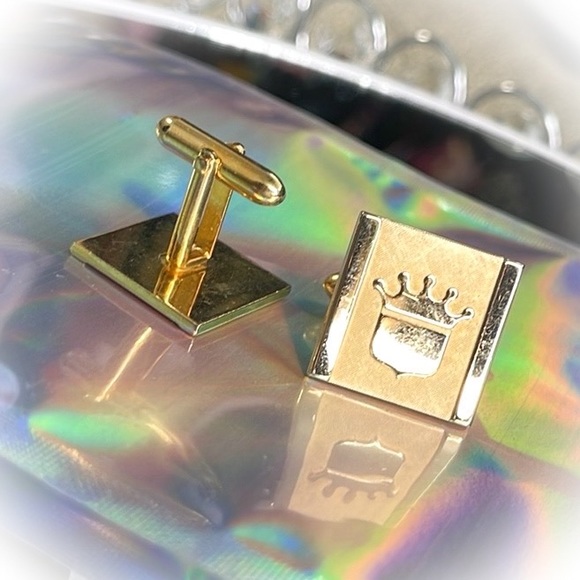 💕Beautiful Vintage Gold Tone Cufflinks Crown💕 - Picture 3 of 5